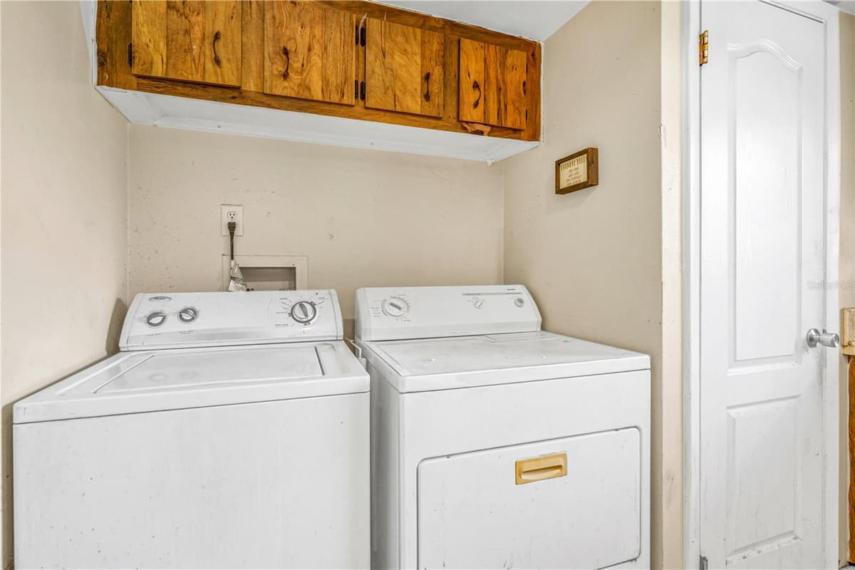 428 BANANA CAY DRIVE — photo 10 of 30