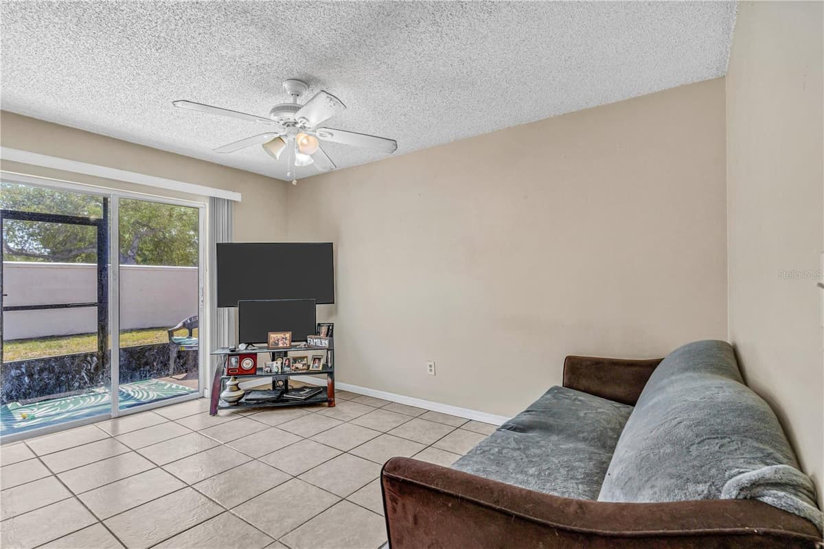 428 BANANA CAY DRIVE — photo 6 of 30