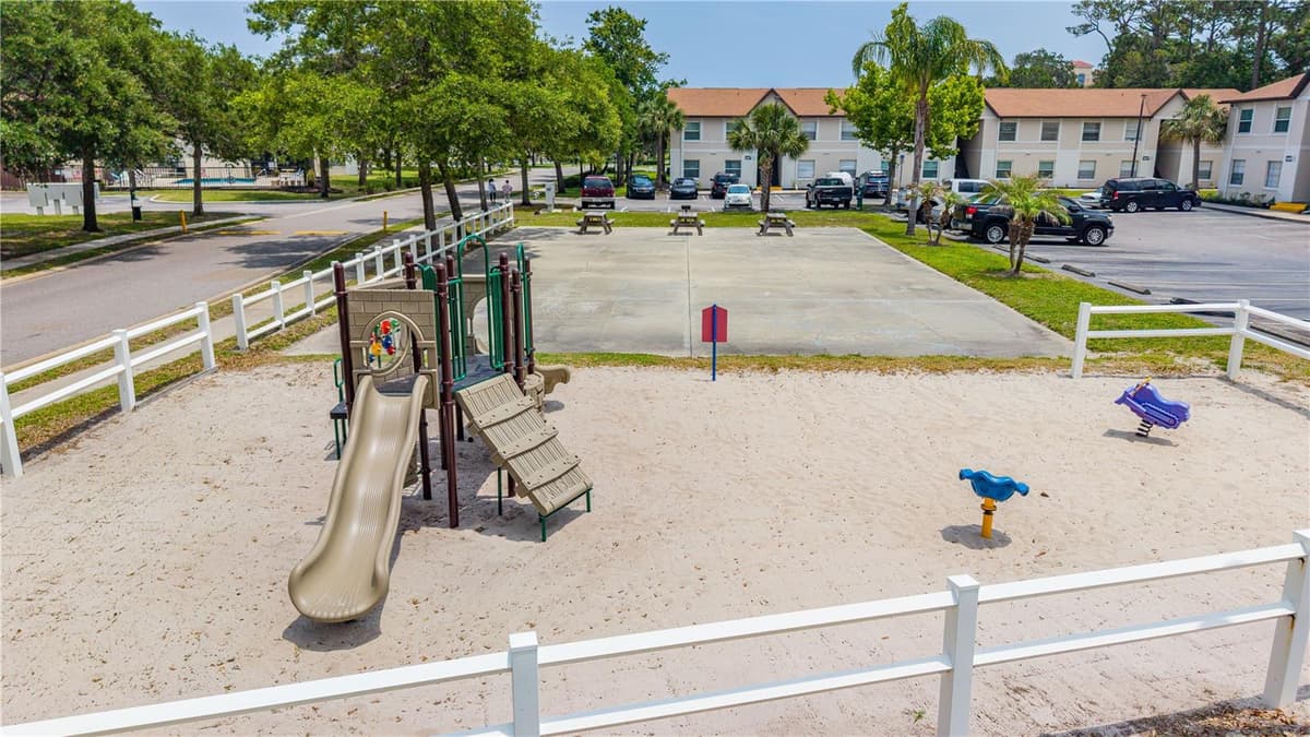 428 BANANA CAY DRIVE — photo 26 of 30