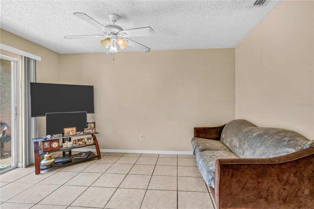 428 BANANA CAY DRIVE — photo 7 of 30