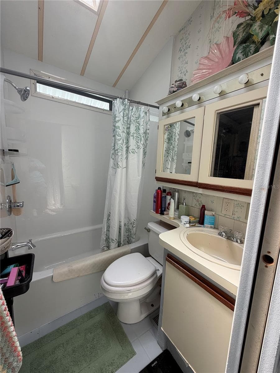 158 BROOKSHIRE DRIVE — photo 8 of 24