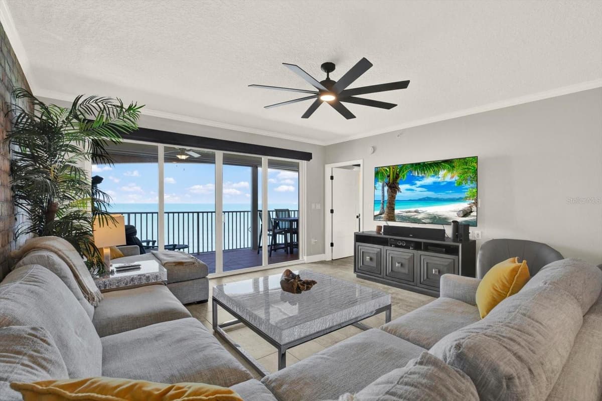 16450 GULF BOULEVARD — photo 3 of 31
