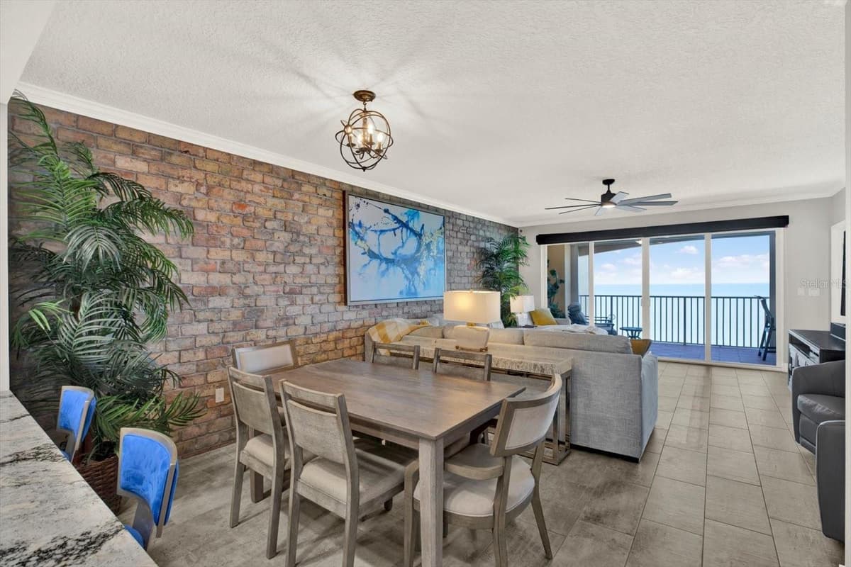 16450 GULF BOULEVARD — photo 10 of 31