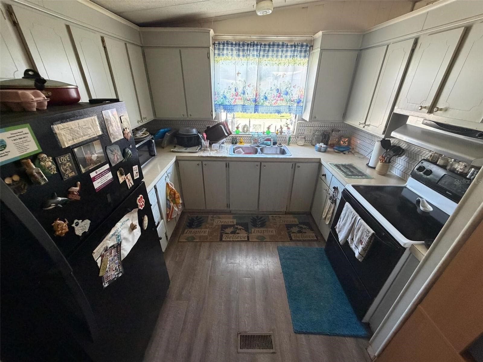 3633 LAZY LAKE DRIVE — photo 7 of 15
