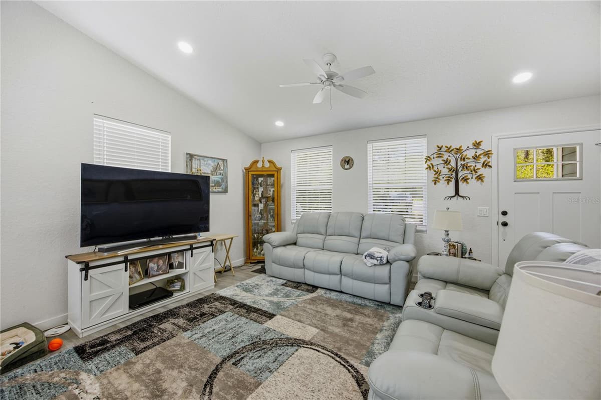 9025 COUNTY ROAD 221 — photo 15 of 25
