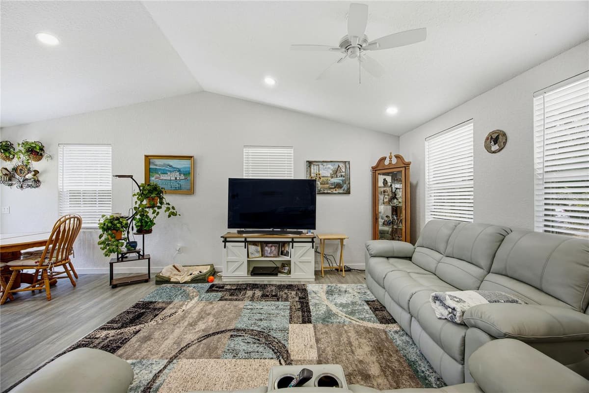 9025 COUNTY ROAD 221 — photo 14 of 25