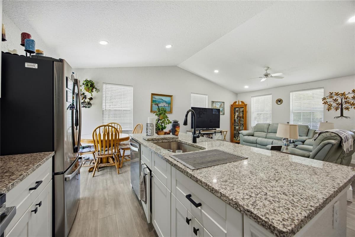 9025 COUNTY ROAD 221 — photo 12 of 25