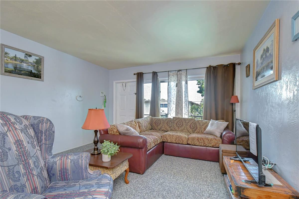 4022 57TH STREET — photo 4 of 29