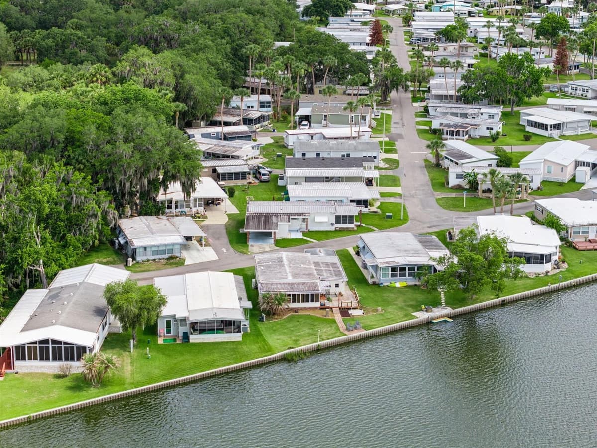 13 COCOS PLUMOSA DRIVE — photo 46 of 46