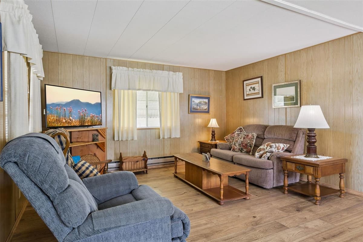 13 COCOS PLUMOSA DRIVE — photo 11 of 46