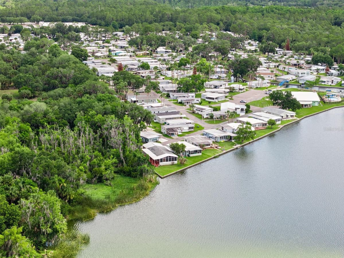 13 COCOS PLUMOSA DRIVE — photo 40 of 46