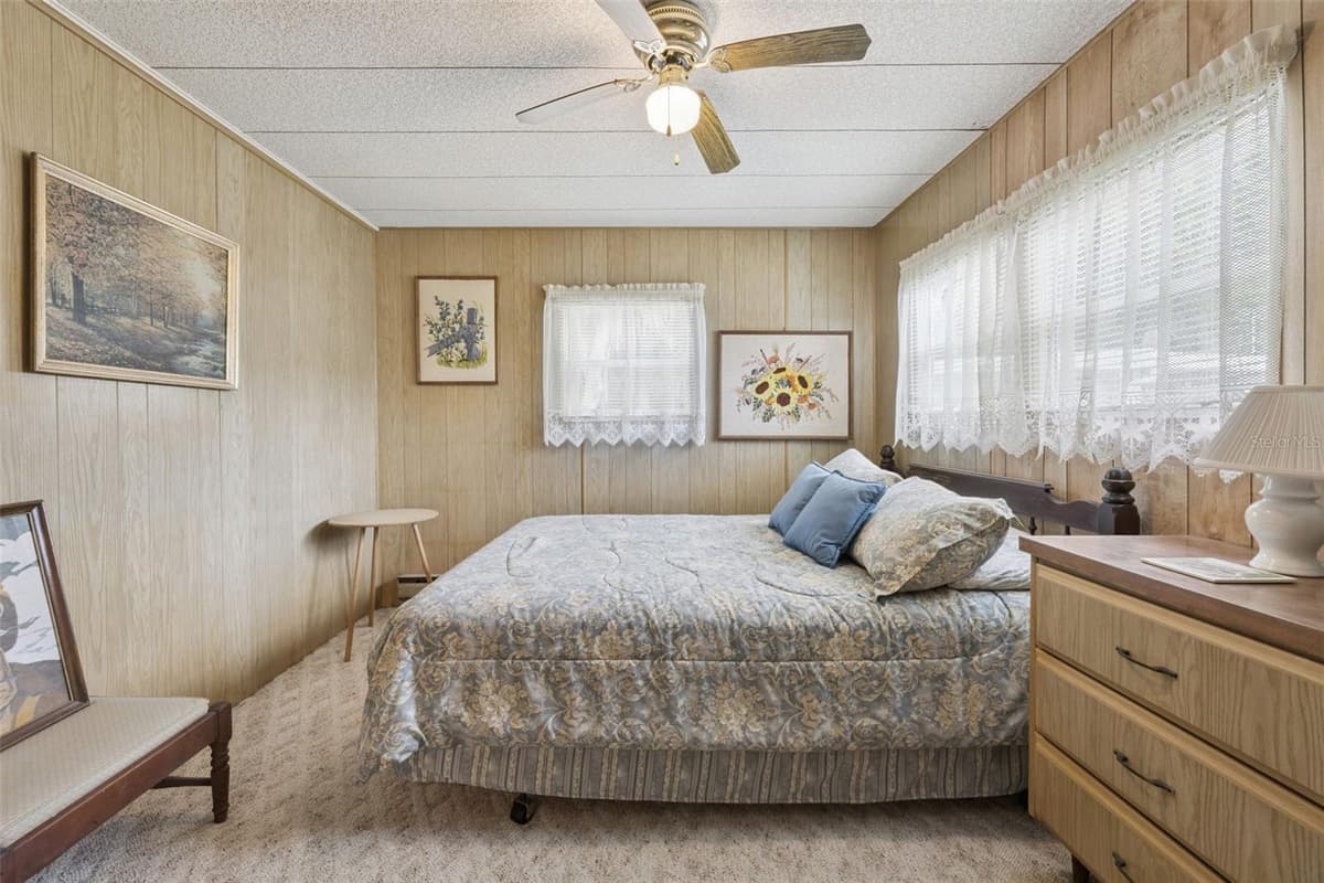 13 COCOS PLUMOSA DRIVE — photo 14 of 46