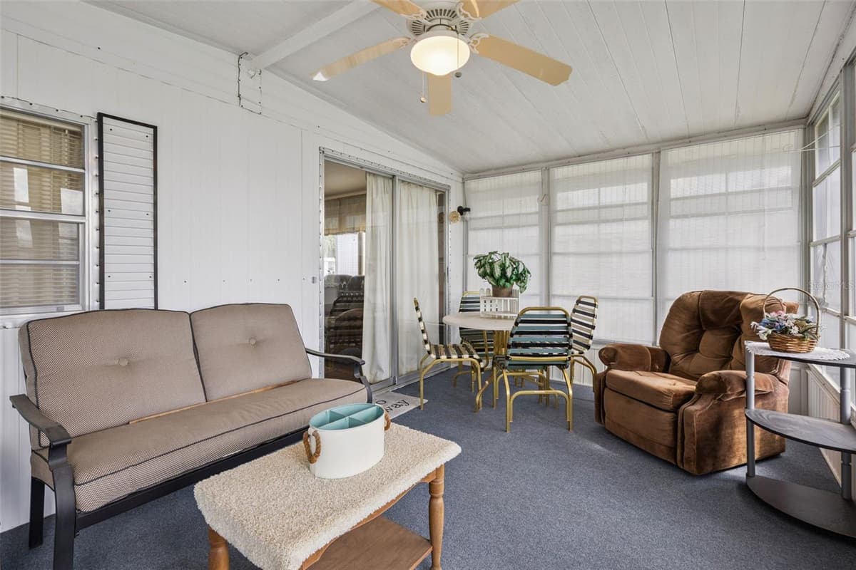13 COCOS PLUMOSA DRIVE — photo 12 of 46