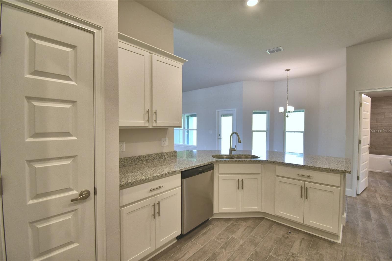 5421 WATERSIDE DRIVE — photo 16 of 68