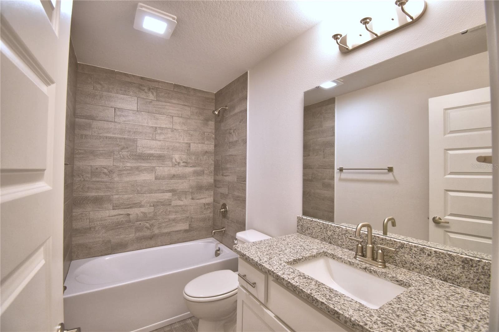 5421 WATERSIDE DRIVE — photo 29 of 68