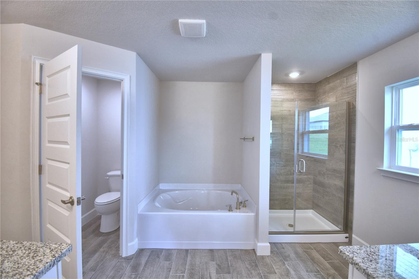 5421 WATERSIDE DRIVE — photo 39 of 68