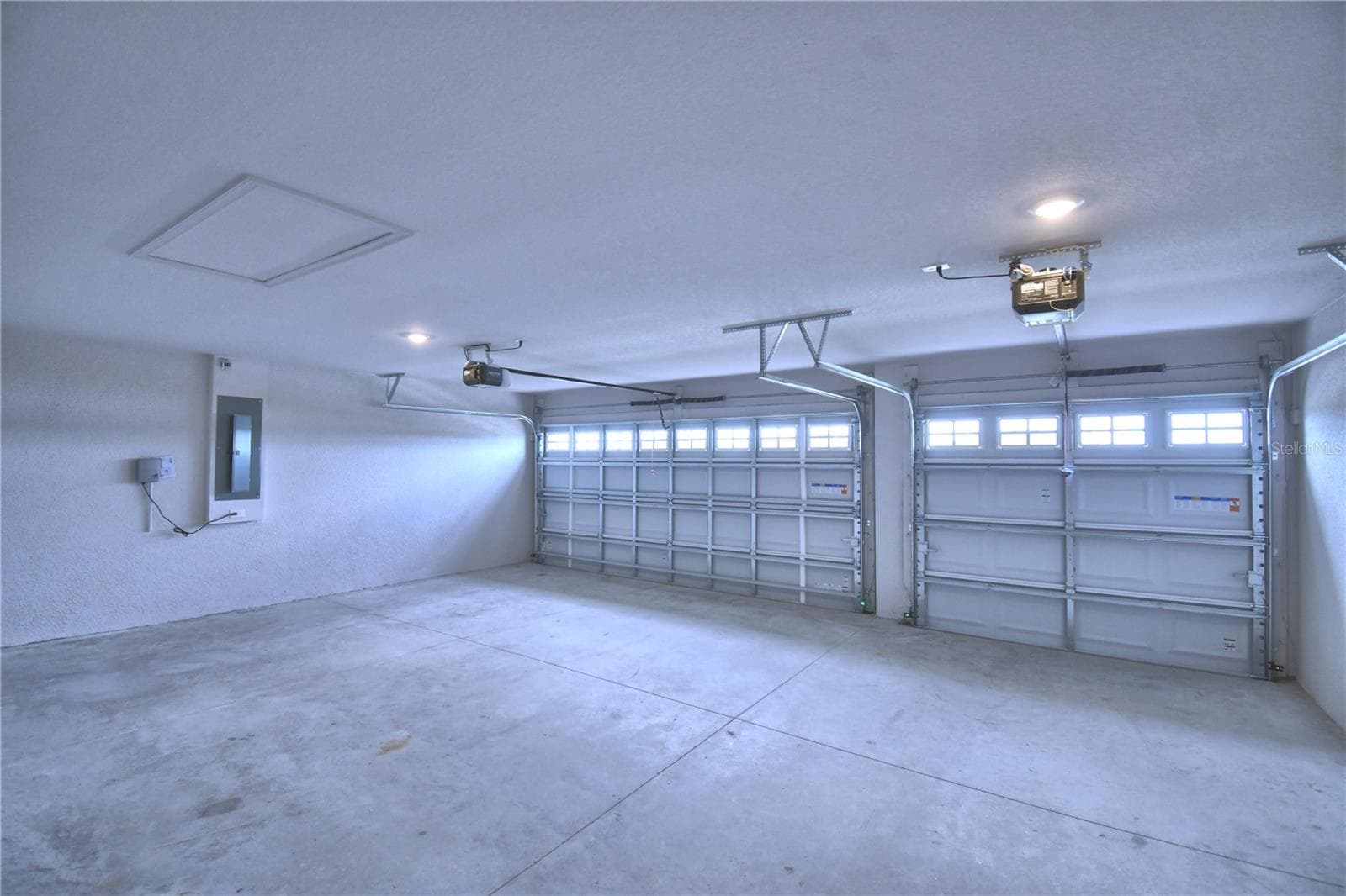5421 WATERSIDE DRIVE — photo 33 of 68