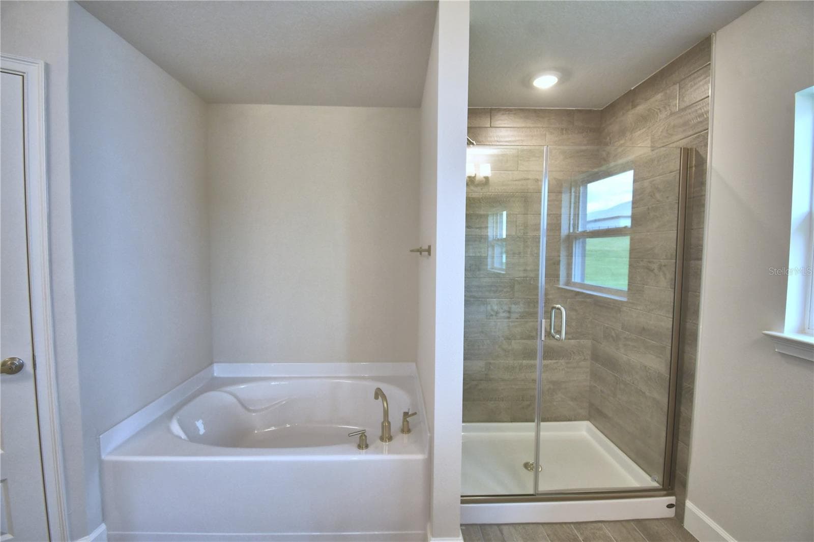 5421 WATERSIDE DRIVE — photo 41 of 68