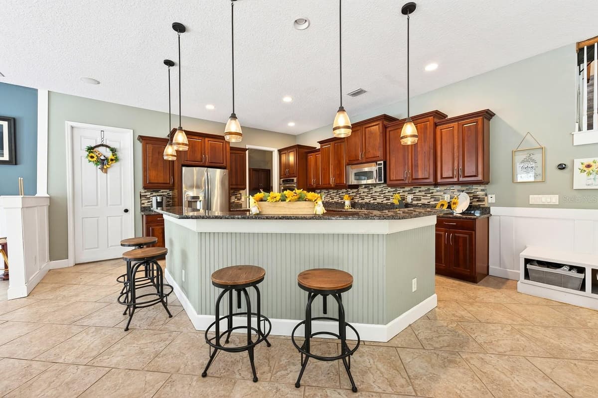 2756 LAKE PICKETT PLACE — photo 11 of 50