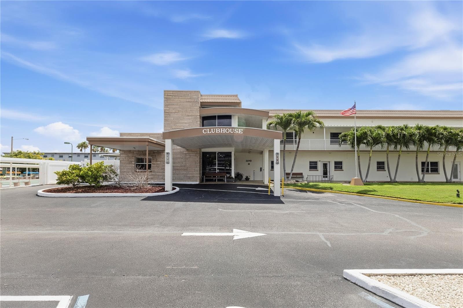 6025 SHORE BOULEVARD — photo 31 of 53