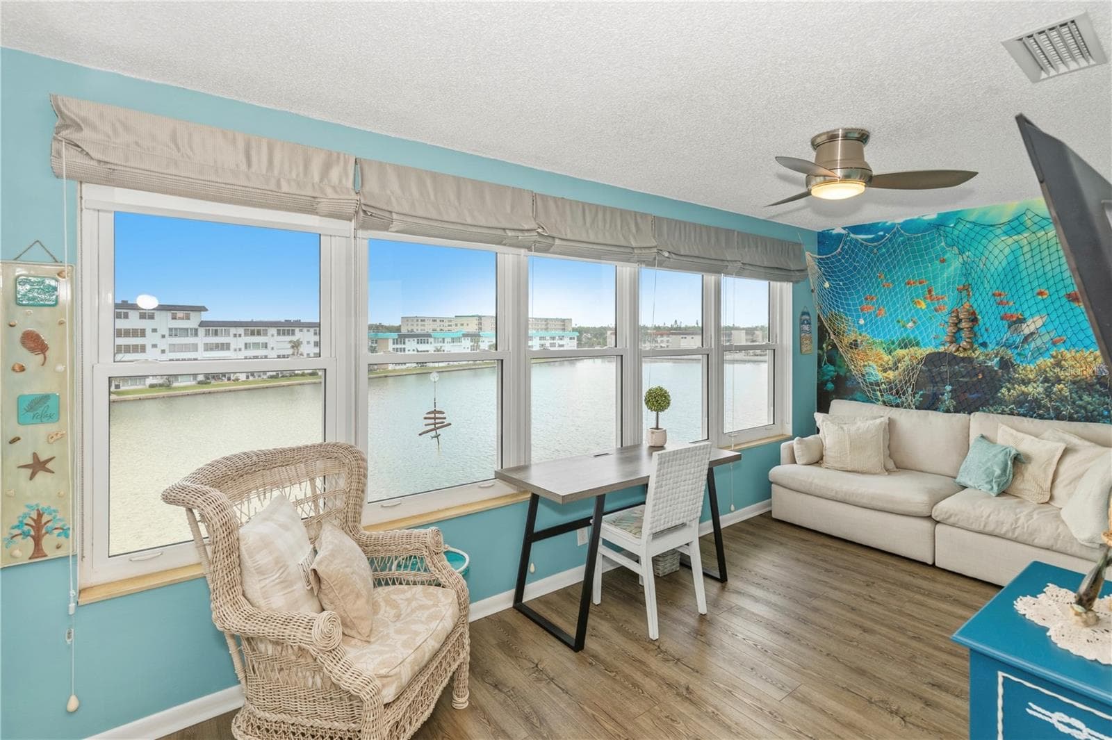 6025 SHORE BOULEVARD — photo 11 of 53