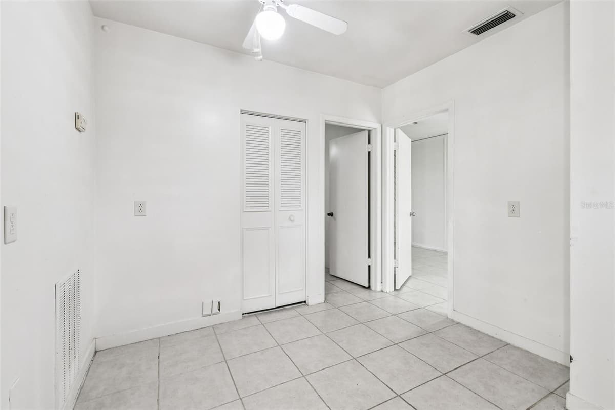 855 BRANDON BOULEVARD — photo 12 of 16