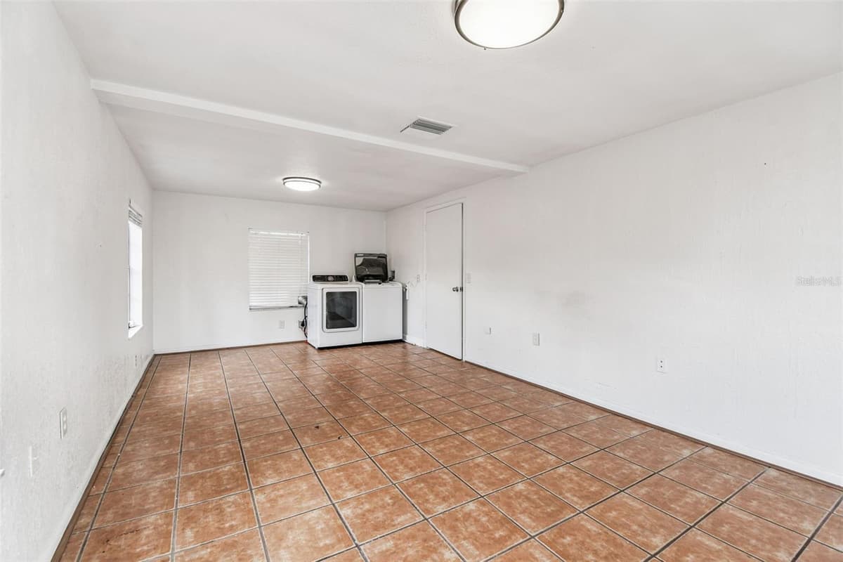 855 BRANDON BOULEVARD — photo 7 of 16