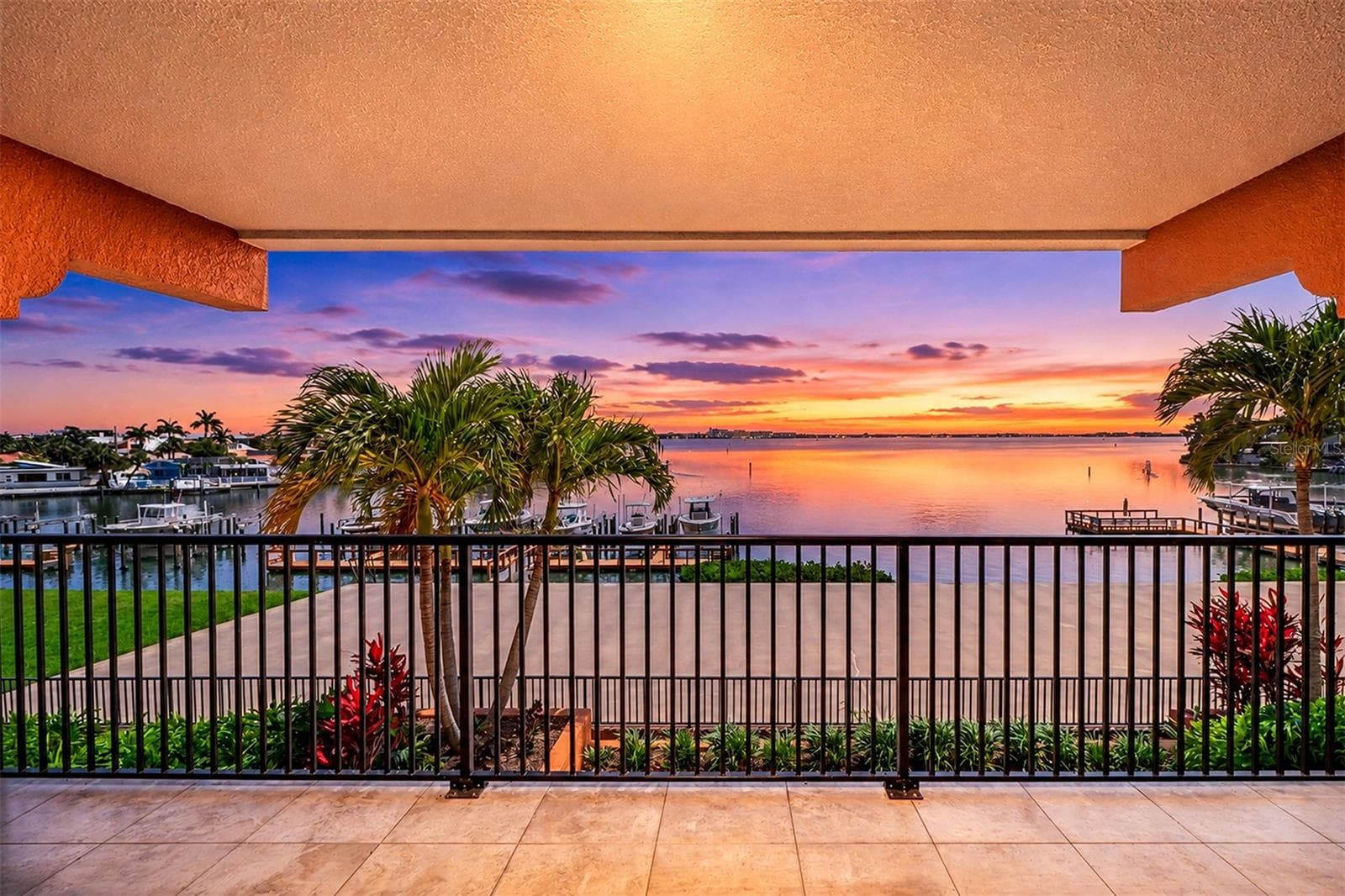 5301 GULF BOULEVARD — photo 47 of 49