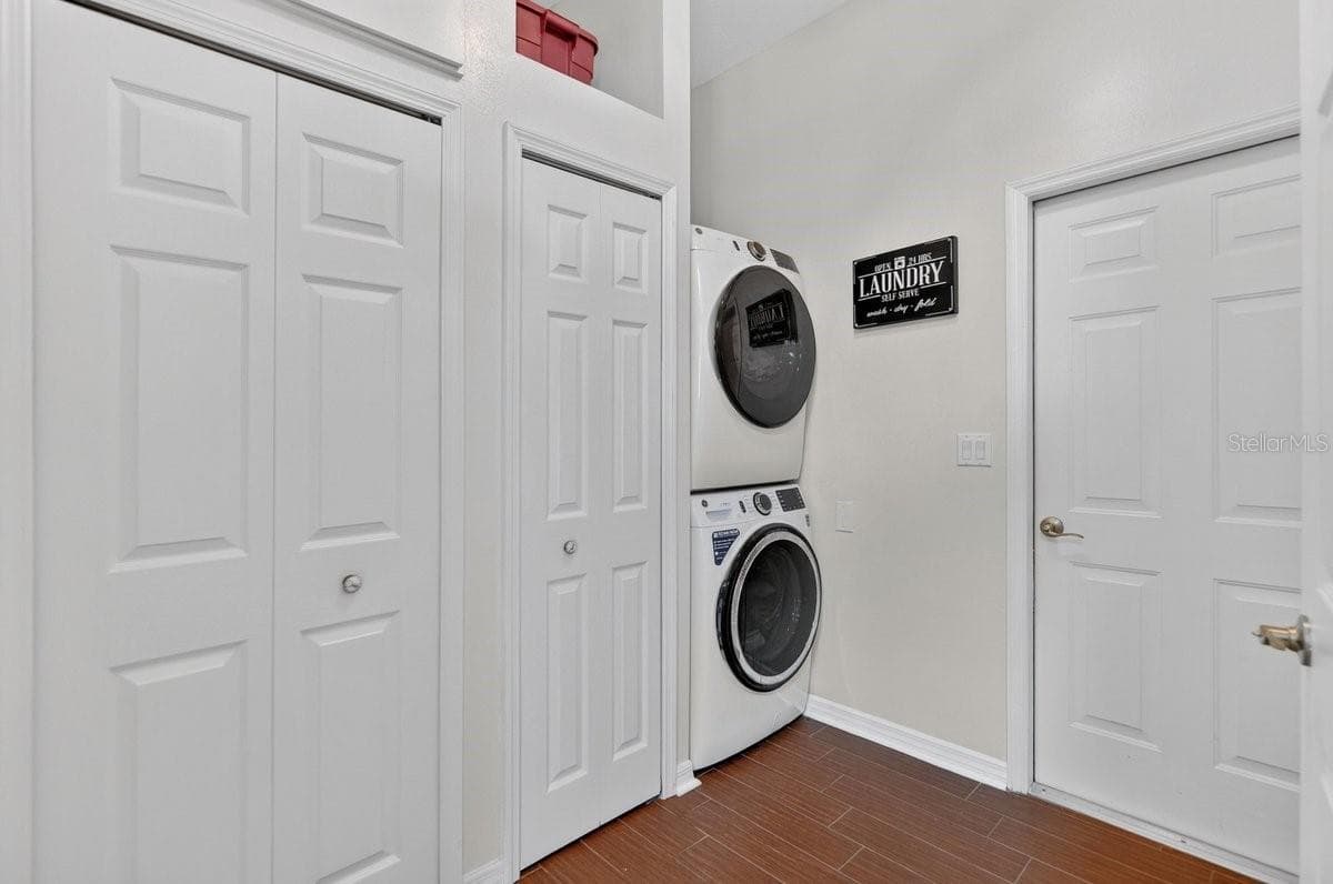 941 GEORGE HECKER DRIVE — photo 33 of 58