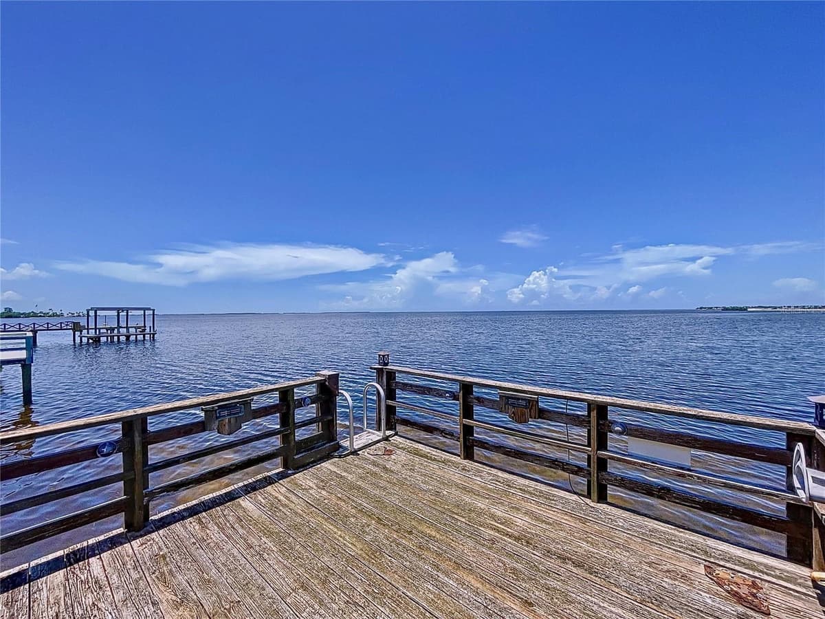 511 SEAVIEW DRIVE — photo 44 of 46