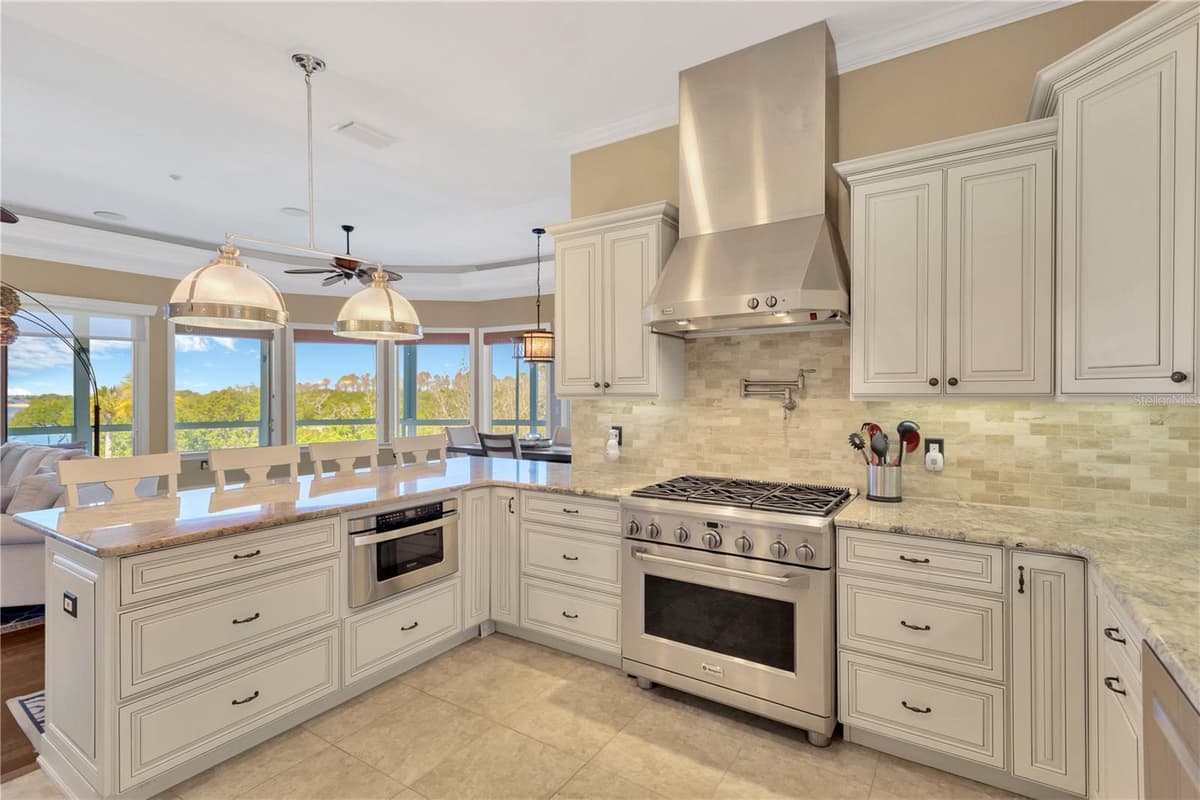 511 SEAVIEW DRIVE — photo 17 of 46
