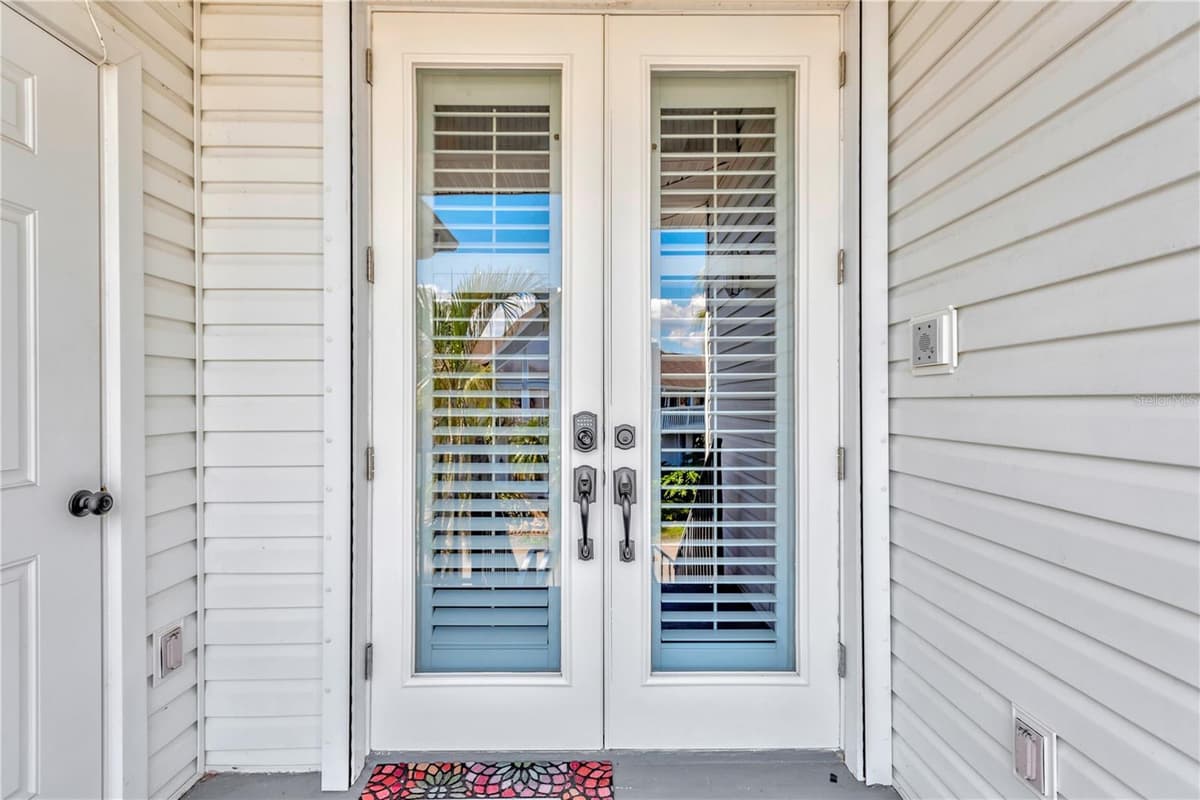 511 SEAVIEW DRIVE — photo 11 of 46