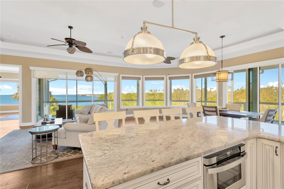 511 SEAVIEW DRIVE — photo 16 of 46