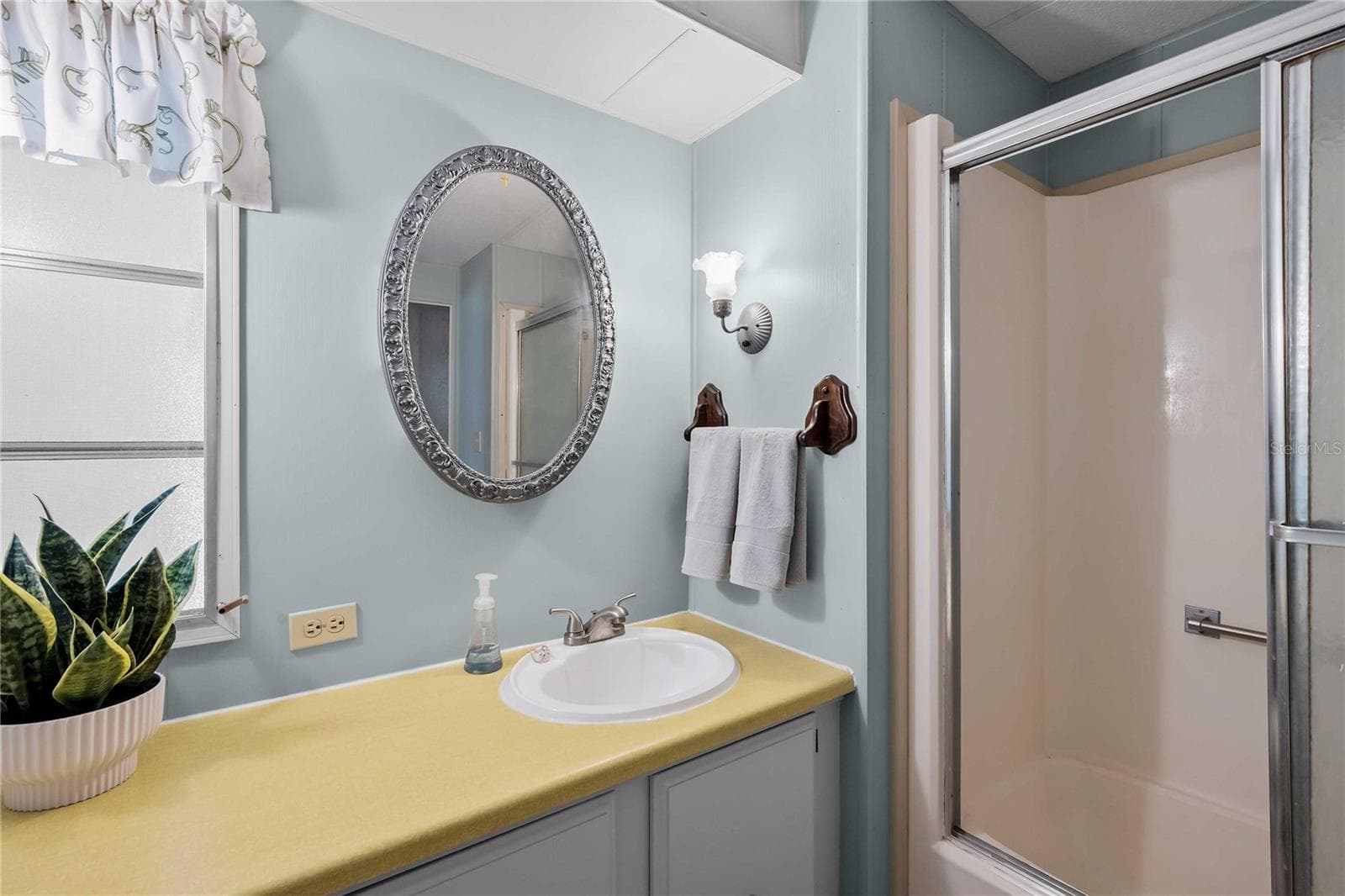 36831 GRACE AVENUE — photo 16 of 64