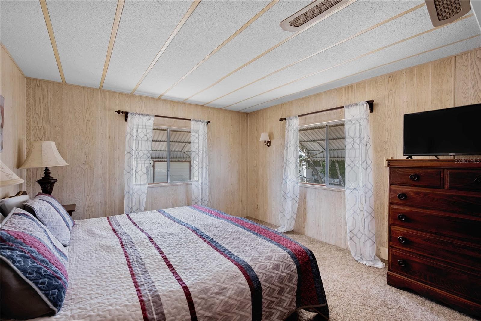 36831 GRACE AVENUE — photo 14 of 64