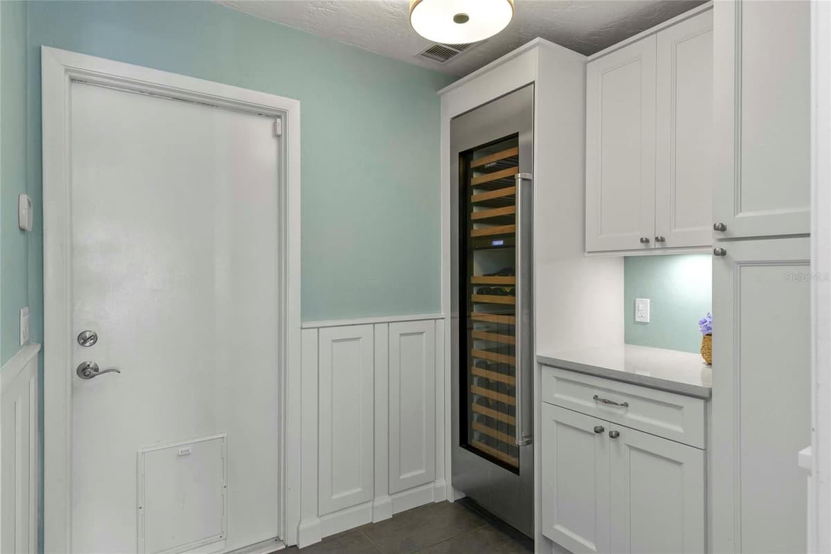 1215 COMMODORE DRIVE — photo 30 of 88