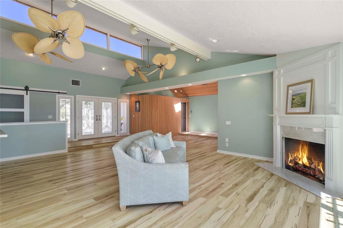 1215 COMMODORE DRIVE — photo 15 of 88