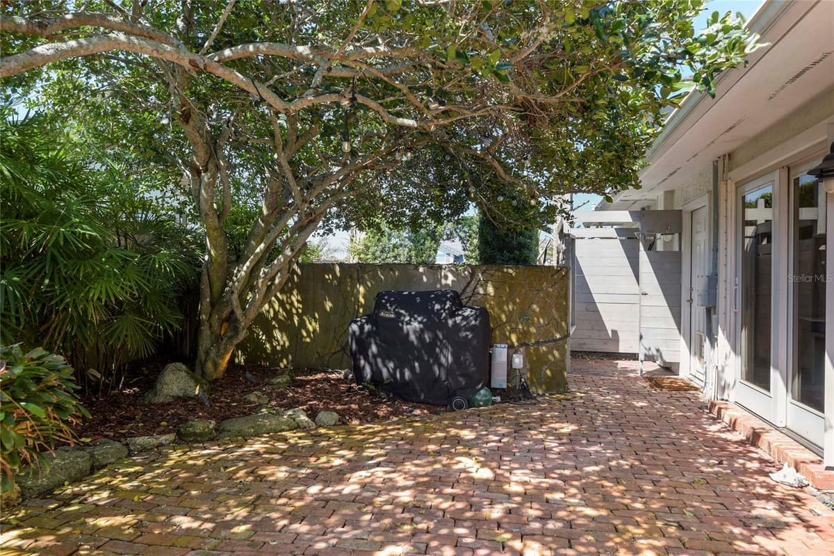 1215 COMMODORE DRIVE — photo 32 of 88