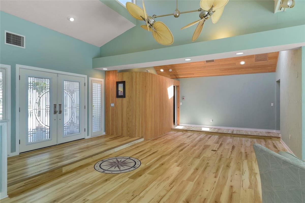 1215 COMMODORE DRIVE — photo 13 of 88