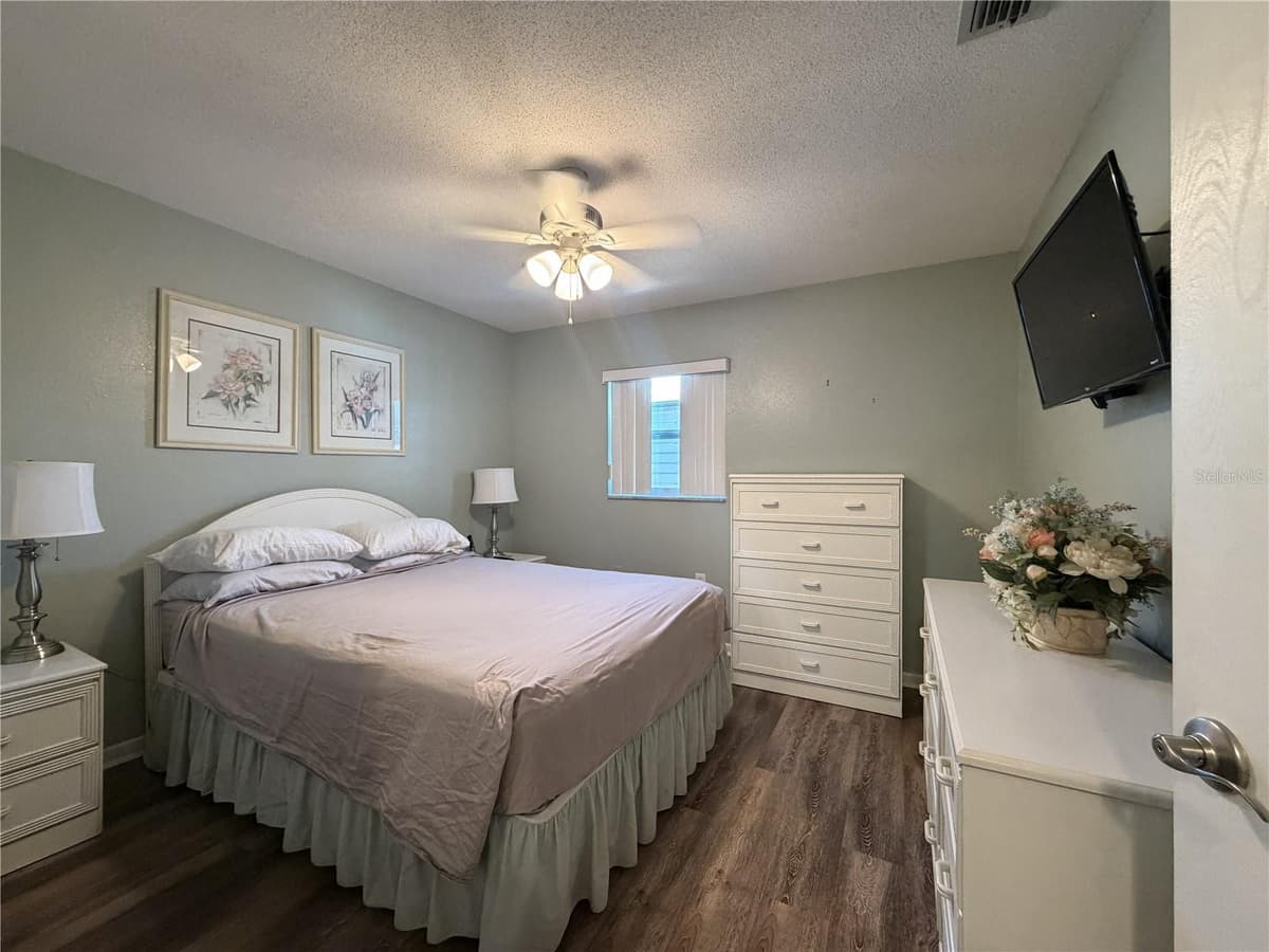204 ANOKA AVENUE — photo 11 of 18