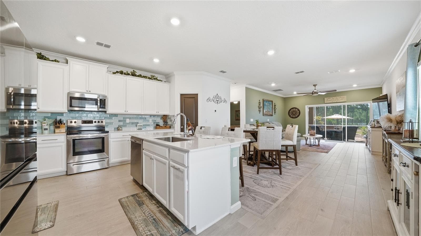 367 LAKE SINCLAIR STREET — photo 6 of 81