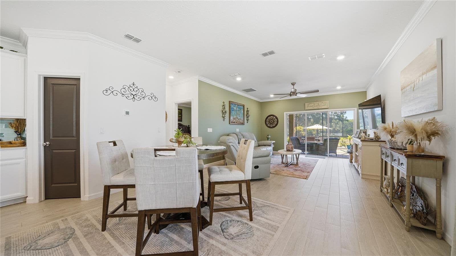 367 LAKE SINCLAIR STREET — photo 13 of 81