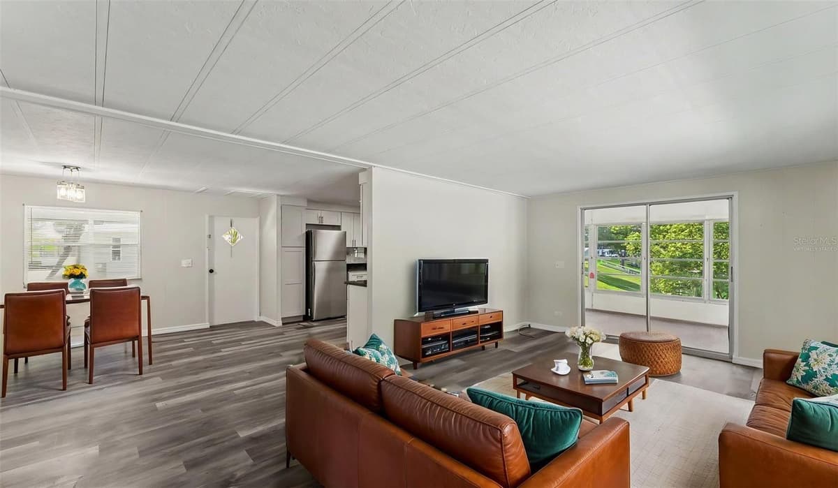 2055 FLORAL AVENUE — photo 3 of 14