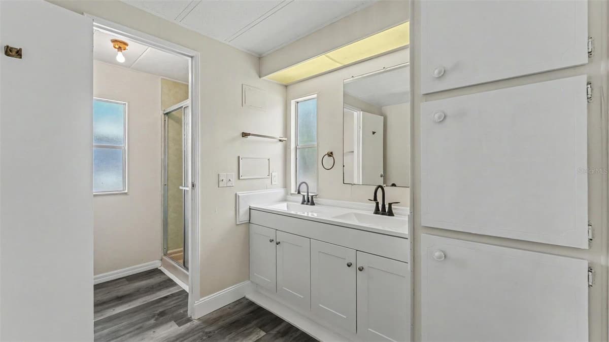 2055 FLORAL AVENUE — photo 5 of 14
