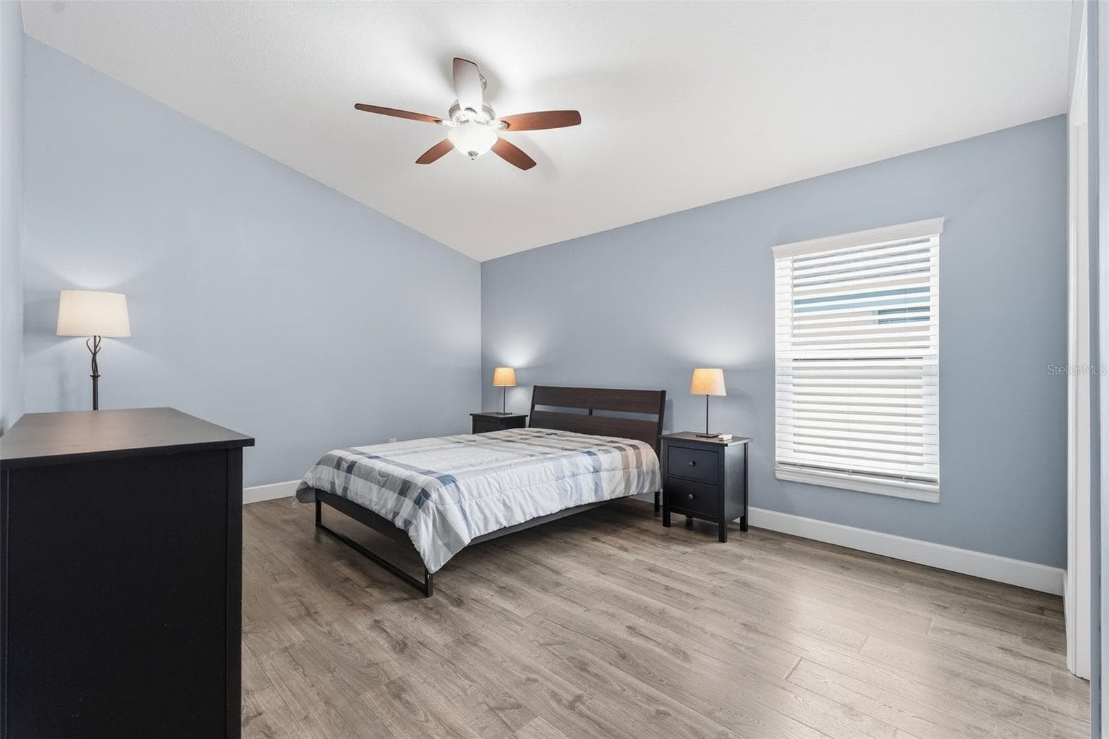 355 VENTURA DRIVE — photo 16 of 32