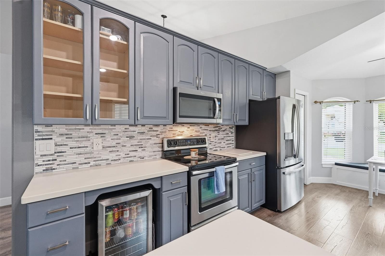 355 VENTURA DRIVE — photo 9 of 32
