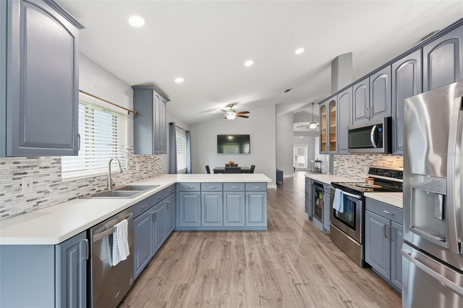 355 VENTURA DRIVE — photo 6 of 32