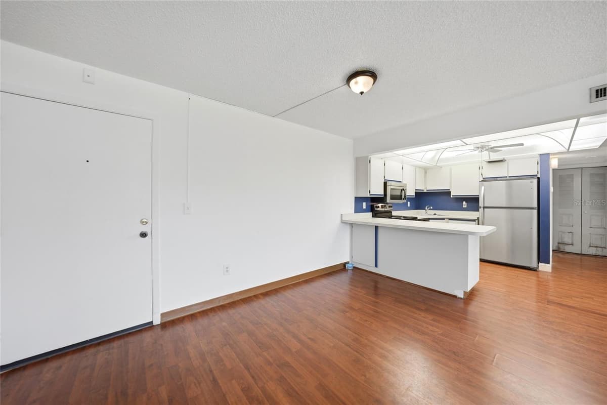 2300 AARON STREET — photo 11 of 42
