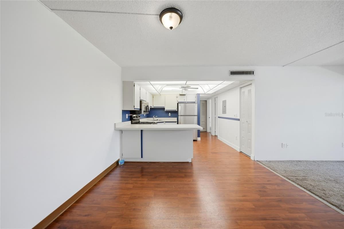 2300 AARON STREET — photo 10 of 42
