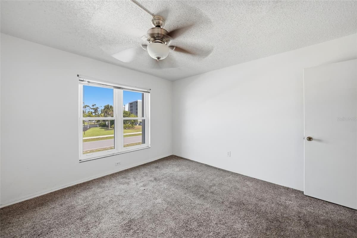 2300 AARON STREET — photo 16 of 42